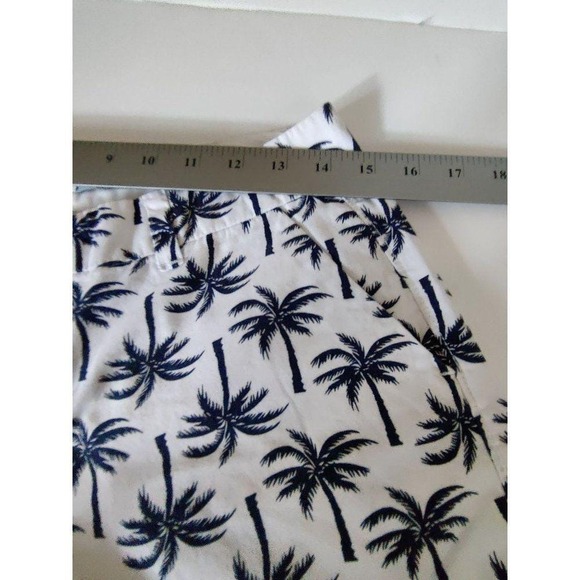 Old Navy Womens White Shorts Blue Palm Trees Cotton Size 2 - Picture 6 of 9
